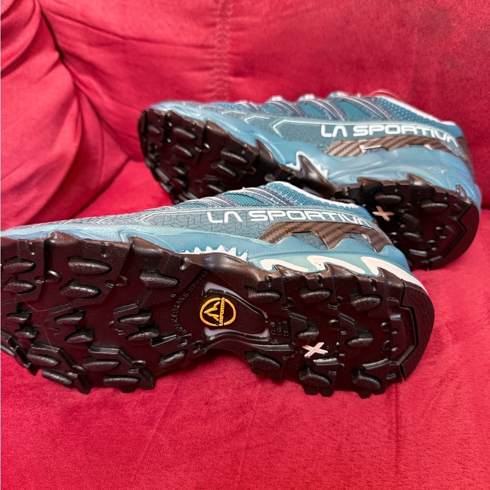 La Sportiva Teal and Black Running Shoes - Picture 6 of 6